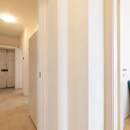 Apartman Bicocca - 2 Bedrooms *
